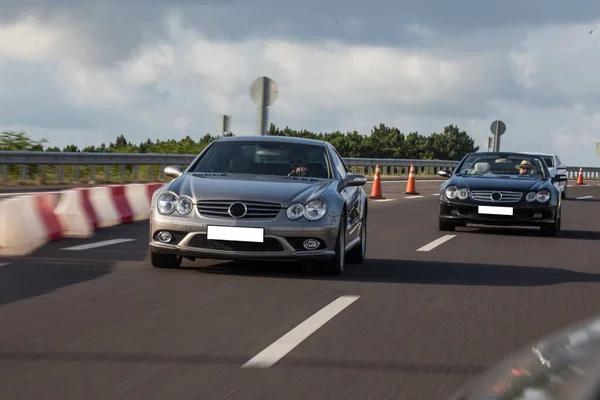 What Customers Expect From a Toronto Trucking Company Today